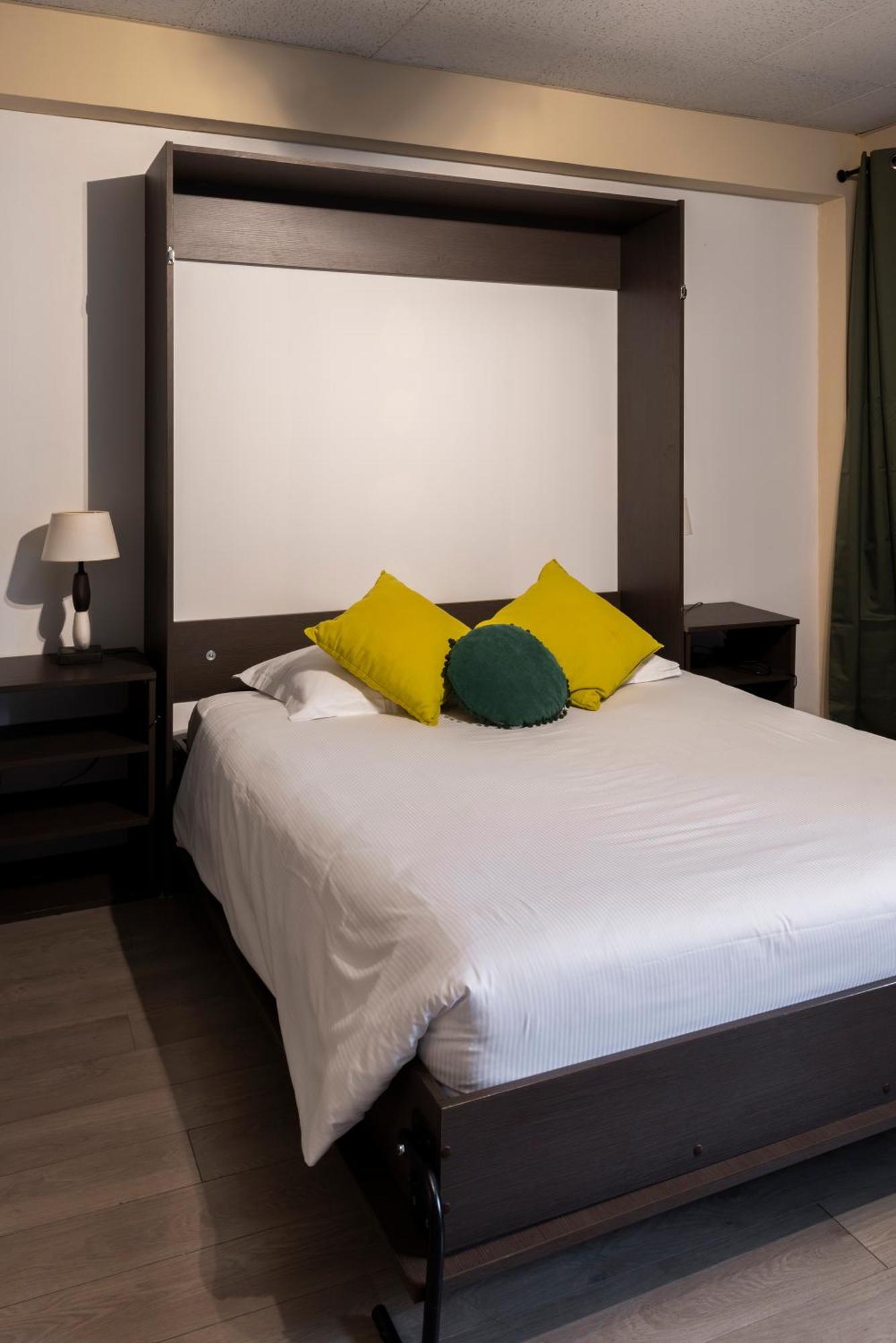 Logis Hotel-Restaurant Saint Romain Anse Rom bilde
