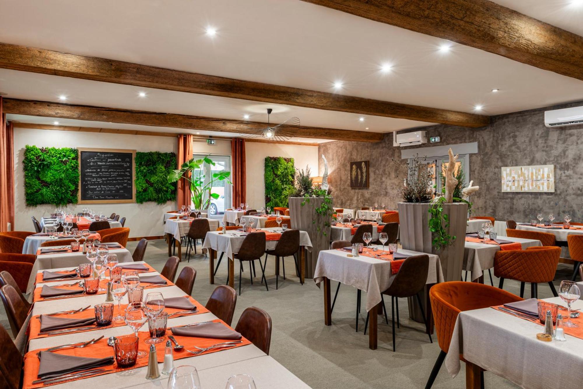 Logis Hotel-Restaurant Saint Romain Anse Eksteriør bilde