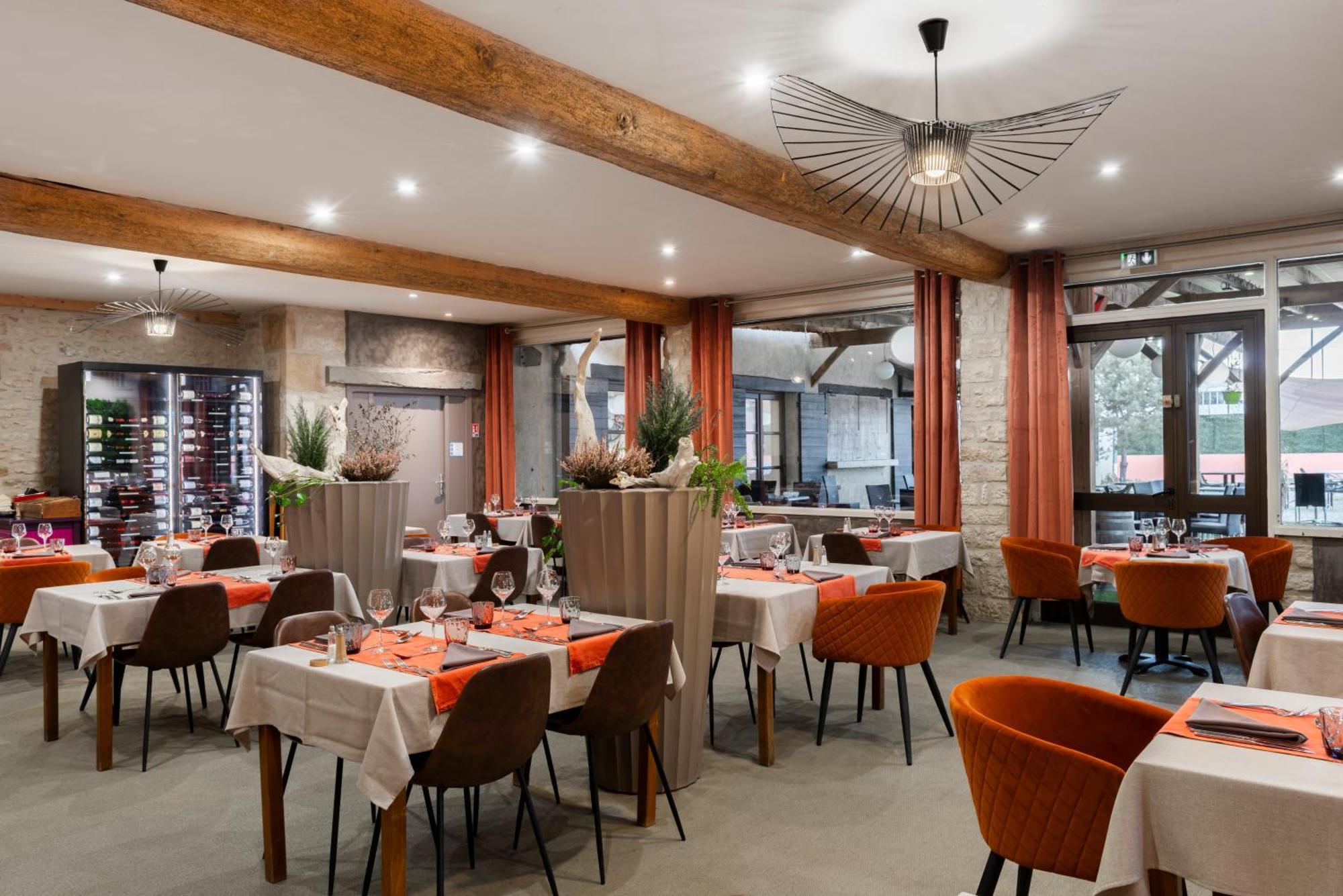 Logis Hotel-Restaurant Saint Romain Anse Eksteriør bilde
