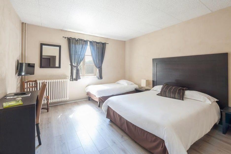 Logis Hotel-Restaurant Saint Romain Anse Rom bilde