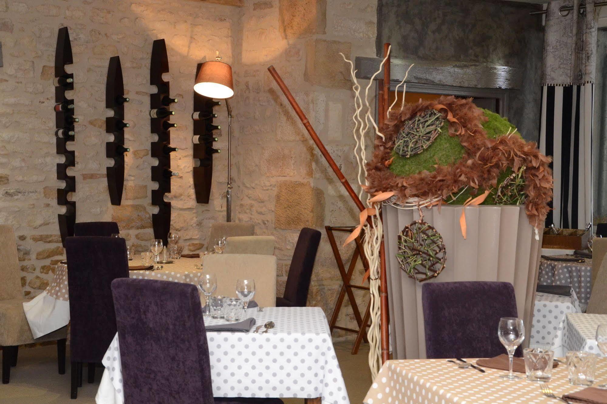Logis Hotel-Restaurant Saint Romain Anse Eksteriør bilde